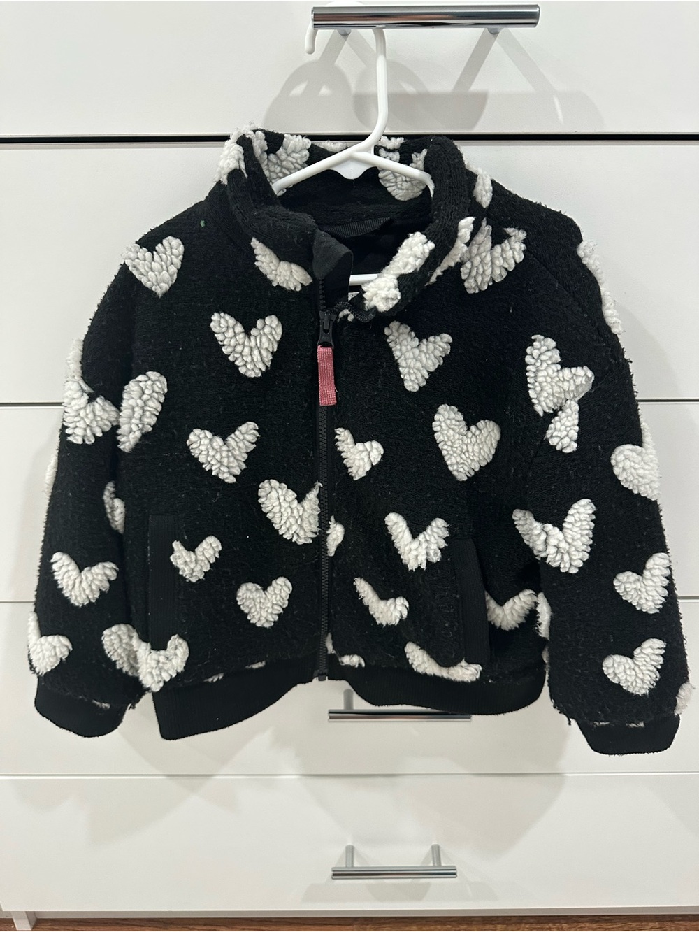 Cat & Jack Girls Black Fleece Jacket with White Hearts Size 4/5